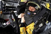 Keselowski gana la pole en New Hampshire y Suárez 13°