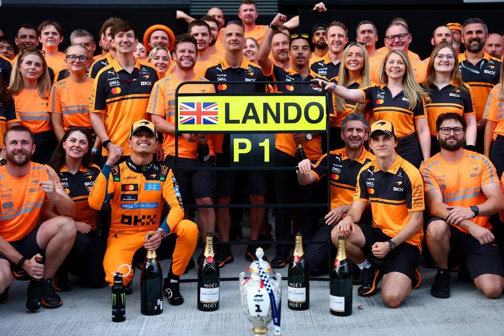 Oscar Piastri, McLaren, Andrea Stella, McLaren, Lando Norris, McLaren