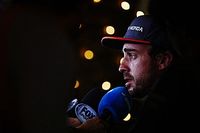 Alonso califica de "incre&iacute;ble" el d&eacute;ficit de Honda