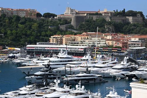 El super yate de 150 millones de dólares que  impresiona en Mónaco