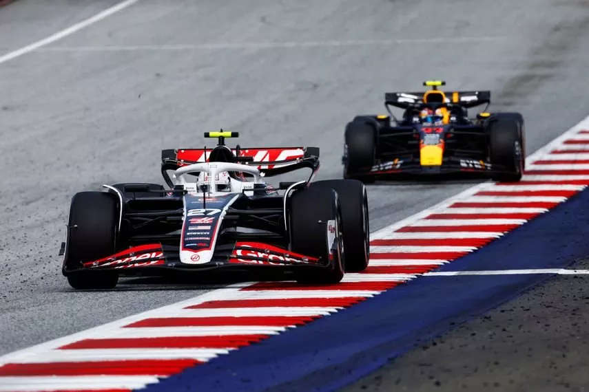 Nico Hulkenberg, Haas VF-24, Sergio Perez, Red Bull Racing RB20