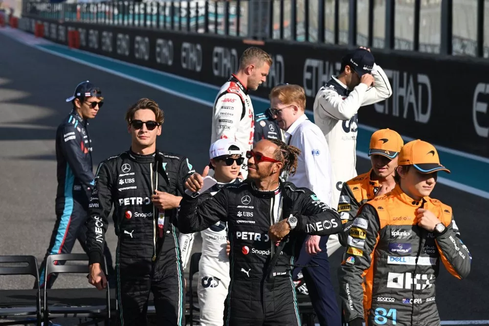 Alex Albon, Williams Racing, George Russell, Mercedes-AMG, Yuki Tsunoda, Scuderia AlphaTauri, Lewis Hamilton, Mercedes-AMG, Lando Norris, McLaren, Oscar Piastri, McLaren