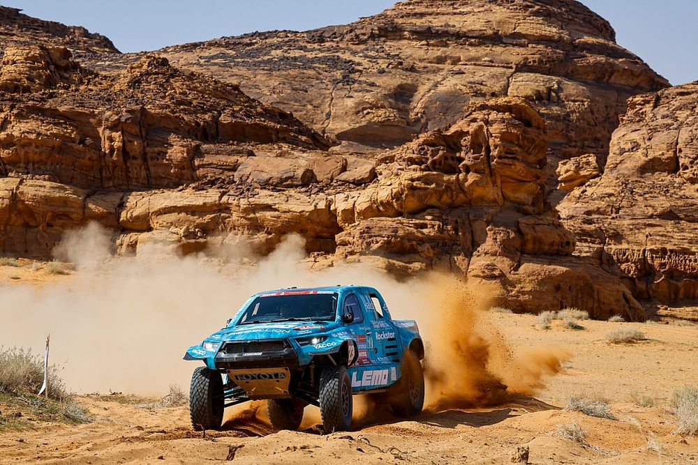 #231 Rebellion Racing Toyota GR DKR Hilux: Romain Dumas, Max Delfino