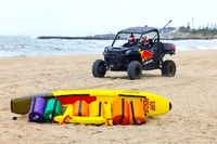 VIDEO: Checo Pérez y Verstappen vencen a Ricciardo y Tsunoda... ¡en la playa!