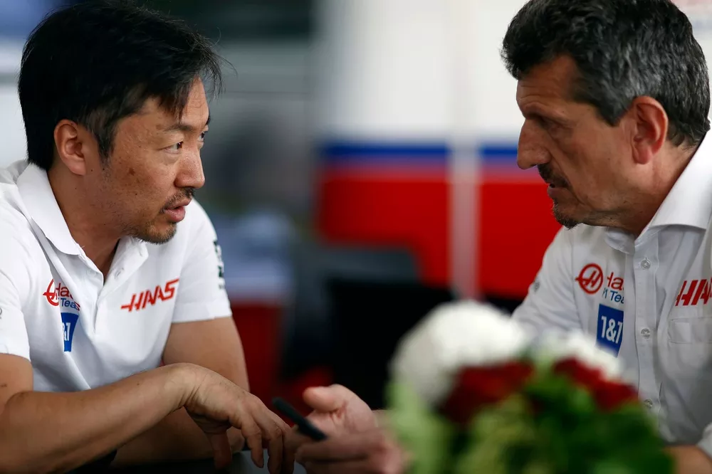 Ayao Komatsu, Chief Engineer, Haas F1, Guenther Steiner, Team Principal, Haas F1