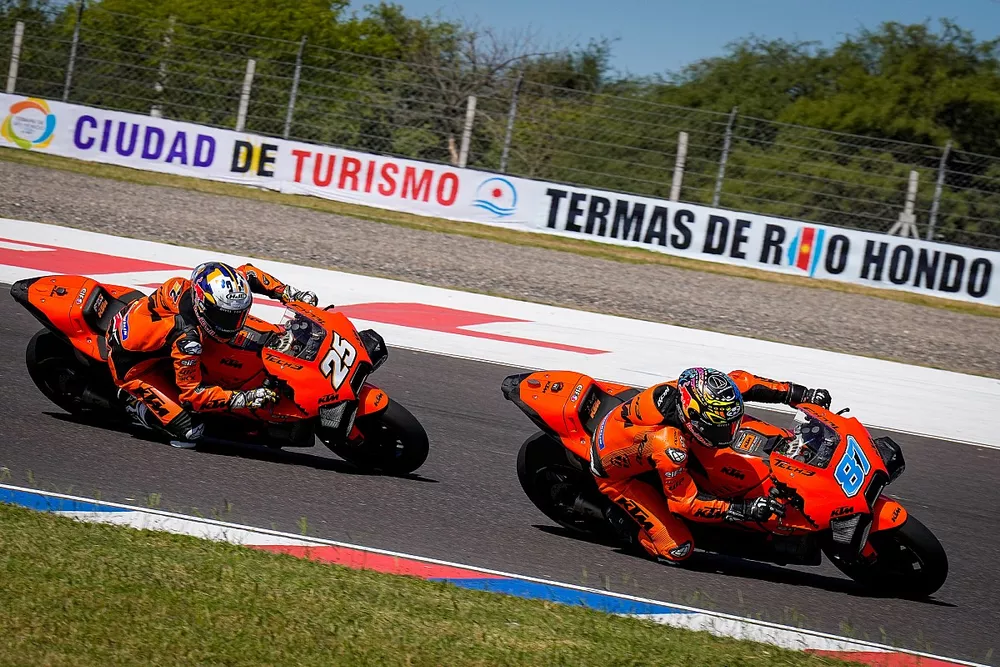 Remy Gardner, KTM Tech3, Raul Fernandez, KTM Tech3