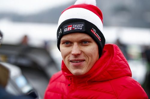 T&auml;nak&nbsp;, con el "pack completo" tras "sobrevivir"