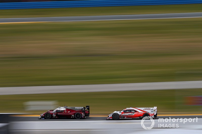 Acura y Cadillac en la lucha a mitad de carrera