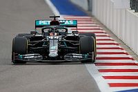 Hamilton escapa de punição por violação de regra na curva 2; entenda