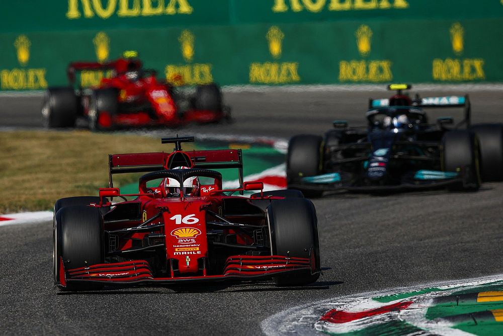 Charles Leclerc, Ferrari SF21, Valtteri Bottas, Mercedes W12