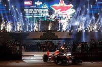 V&iacute;deos y fotos: Red Bull recorre por primera vez las calles de Hanoi