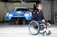 Mulher de Zanardi relata que piloto ainda não fala e continua em recuperação