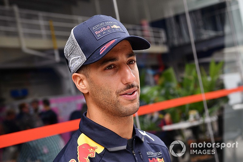 Ricciardo: '18 dramas cost me sleep, left crew