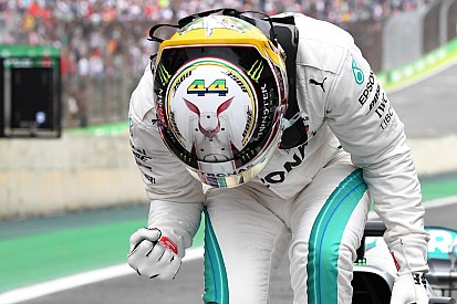 Hamilton le gana la pole a Vettel en Brasil