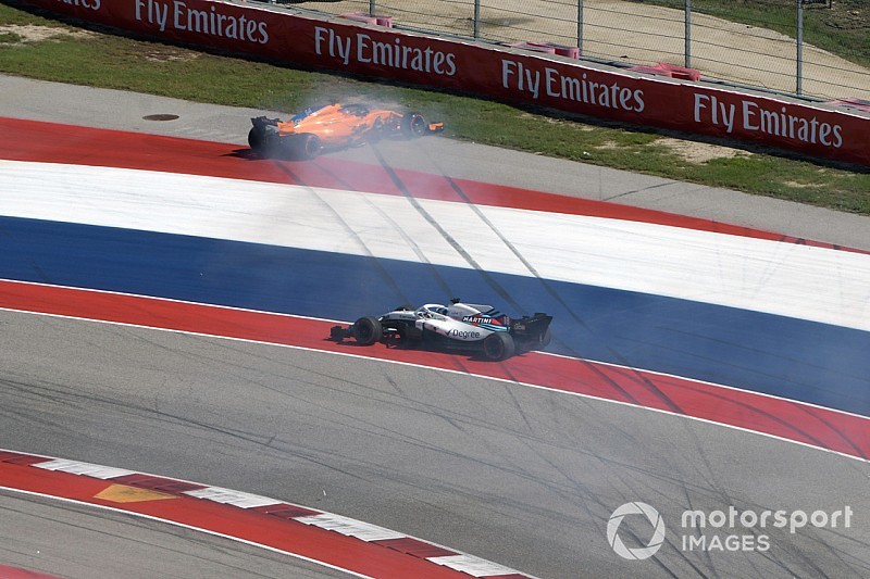 Nach Unfall: Alonso schimpft über