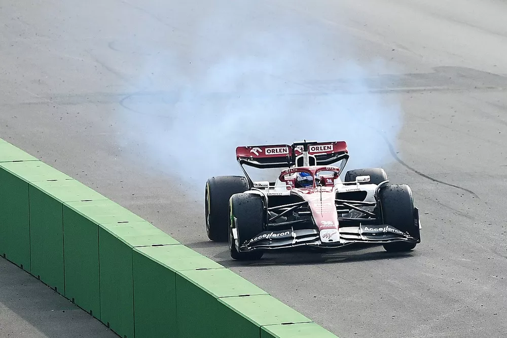 Valtteri Bottas, Alfa Romeo C42, retires from the race