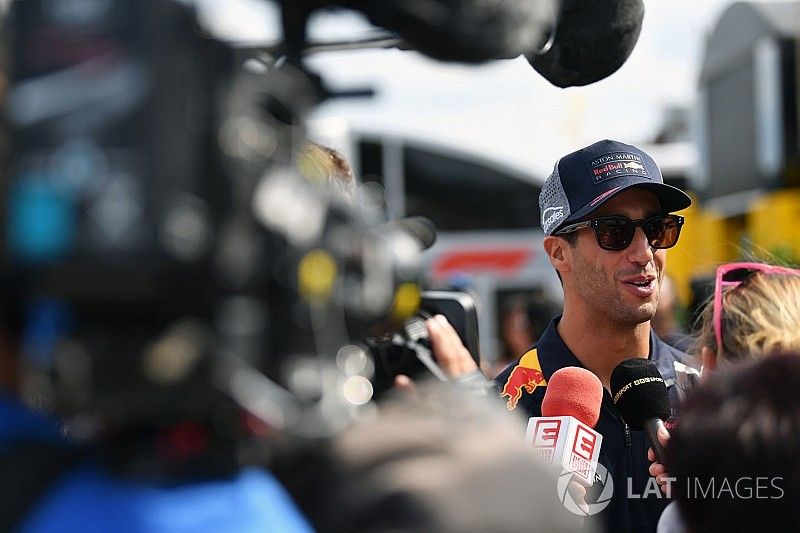 Daniel Ricciardo, Red Bull Racing talks with the media