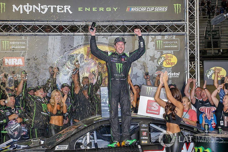 Kurt Busch holds off Kyle Larson to win a thriller at Bristol