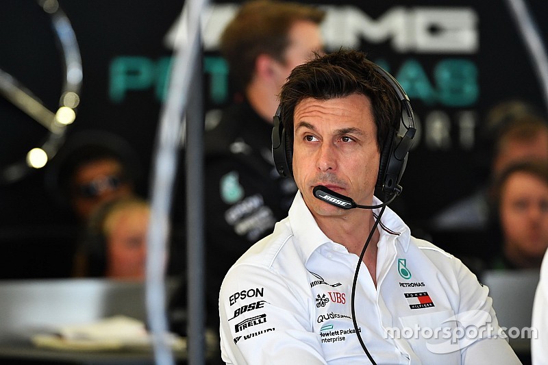 Mercedes defiende la permanencia de los motores actuales en 2021