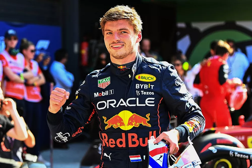 Pole man Max Verstappen, Red Bull Racing, viert feest in Parc Ferme