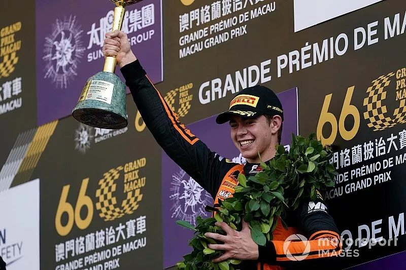 Podium: Race winner Richard Verschoor, MP Motorsport