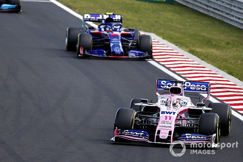 Sergio Perez, Racing Point RP19, Alexander Albon, Toro Rosso STR14, y George Russell, Williams Racing FW42