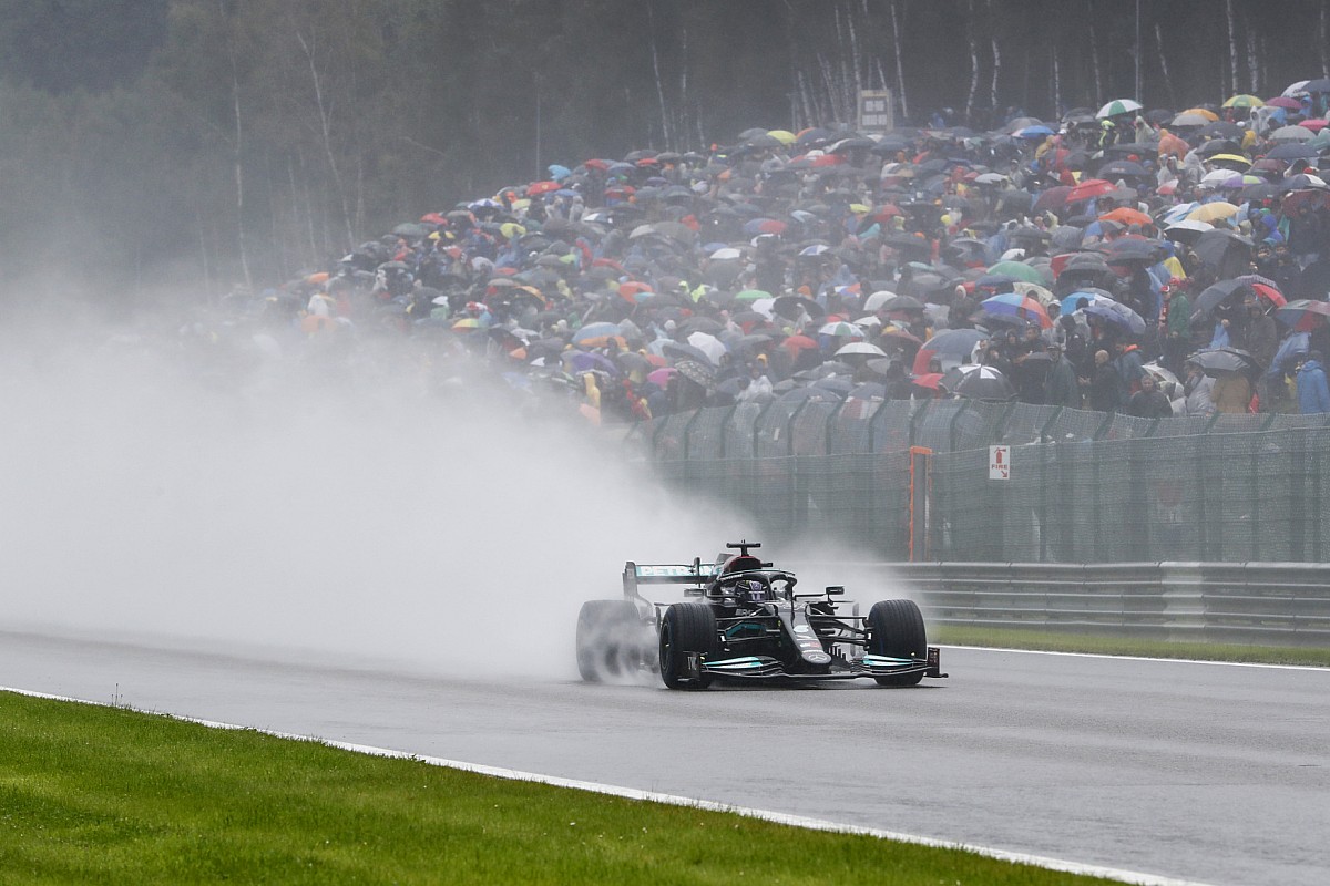 Belgian GP under red flag following safety car start in heavy rain