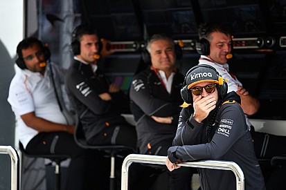 Alonso, en hızlı turu atmasına izin vermeyen McLaren'ın "tutkusunu" sorguladı