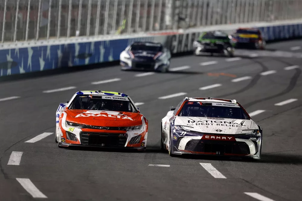 William Byron, Hendrick Motorsports Chevrolet; Denny Hamlin, Joe Gibbs Racing Toyota