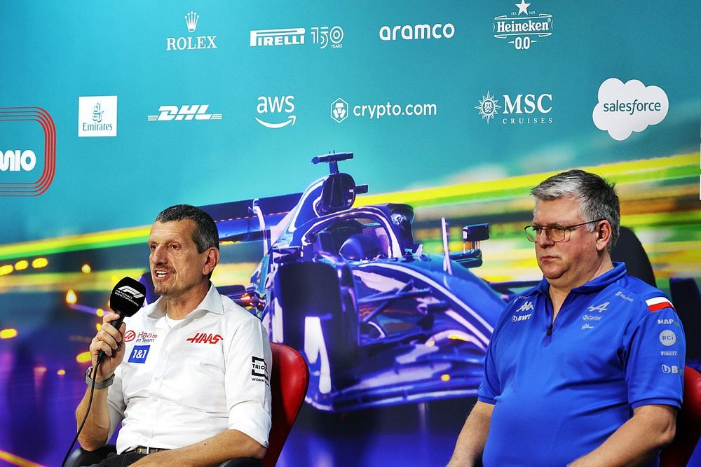 Andreas Seidl, Team Principal, McLaren, Guenther Steiner, Team Principal, Haas F1, Otmar Szafnauer, Team Principal, Alpine F1, in the team principals Press Conference