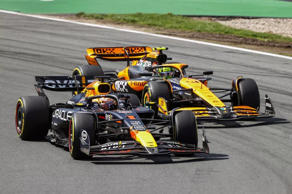 Max Verstappen, Red Bull Racing RB20, Lando Norris, McLaren MCL38