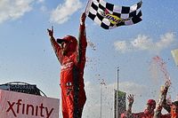 Allgaier vence em Chicagoland e Xfinity define playoffs