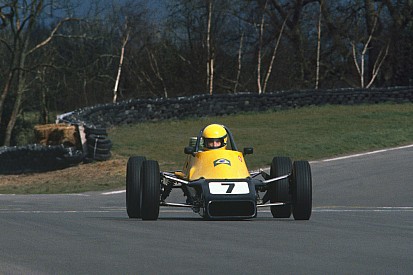 Carro que Senna estreou na Fórmula Ford será exibido na Inglaterra