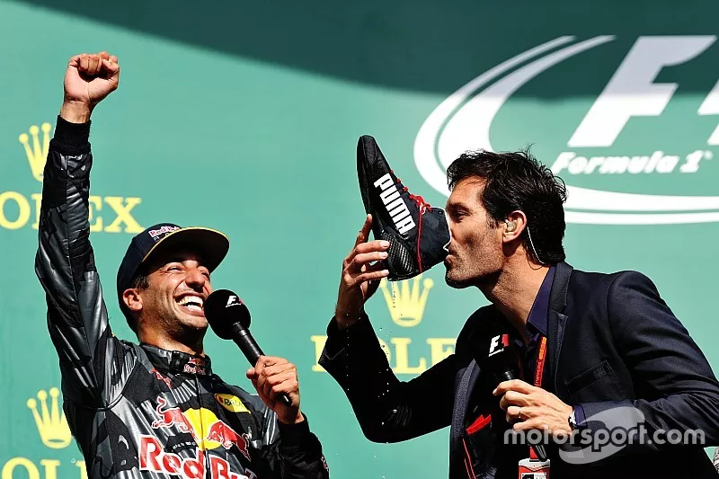 Podium: Daniel Ricciardo, Red Bull Racing with Mark Webber