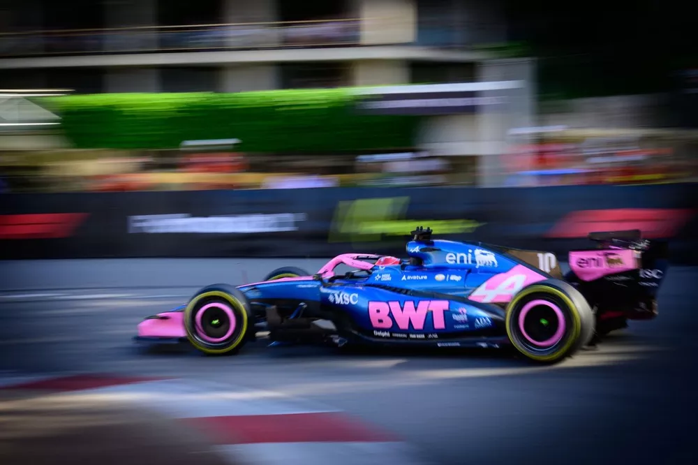 Pierre Gasly recupera il podio a Monaco dopo un errore di cronometraggio nei box
