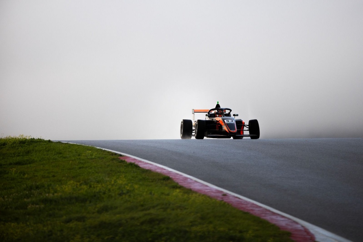 Pedro Lima se classifica em oitavo debaixo de chuva em Portugal