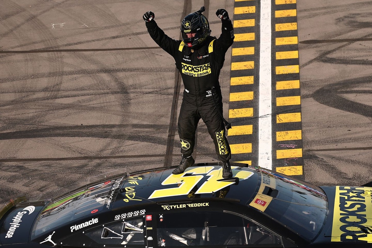 Tyler Reddick claims victory at NASCAR Cup Series Freeway Insurance 500