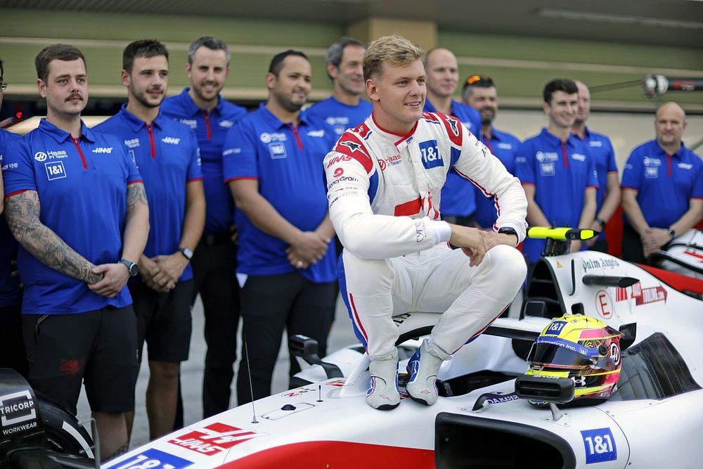 Haas team photo Mick Schumacher, Haas F1 Team