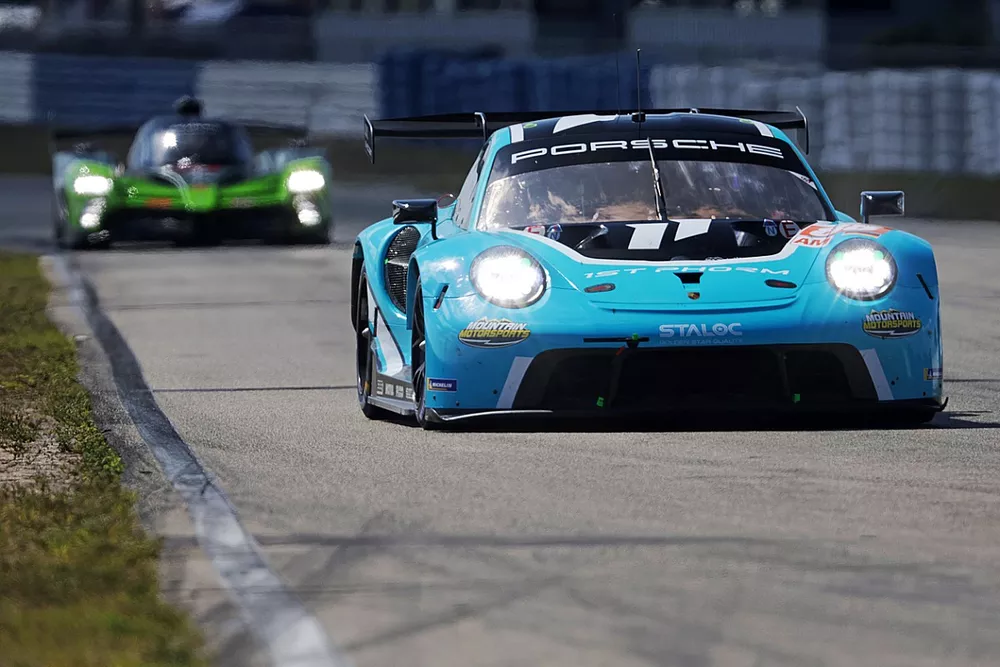#88 Proton Competition Porsche 911 RSR - 19: Ryan Hardwick, Zacharie Robichon, Harry Tincknell