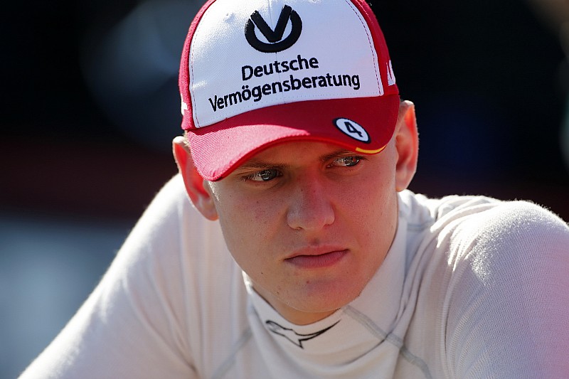 Schumacher se aproxima de fechar com Academia da Ferrari