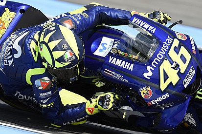 Albon se inspira en Valentino Rossi para elegir su número en F1