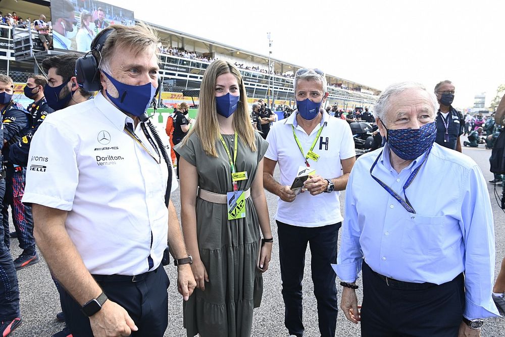 Jost Capito, CEO, Williams, and Jean Todt, President, FIA, on the grid