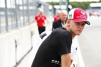 Vettel: "No es justo comparar a Mick Schumacher con su padre"