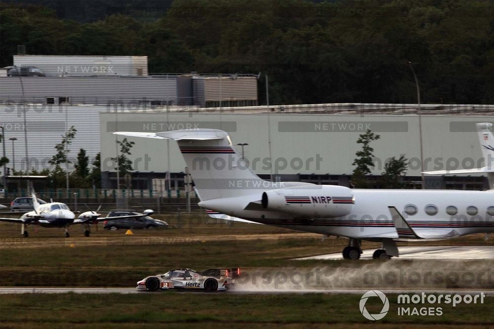 #12 Hertz Team Jota Porsche 963: William Stevens, Norman Nato, Callum Ilott, shakedown at the Le Mans Airport