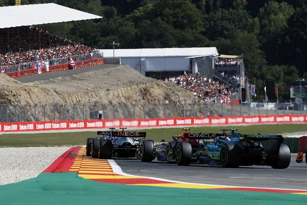 Lewis Hamilton, Mercedes W13, Sergio Perez, Red Bull Racing RB18, Sebastian Vettel, Aston Martin AMR22, chase the front runners