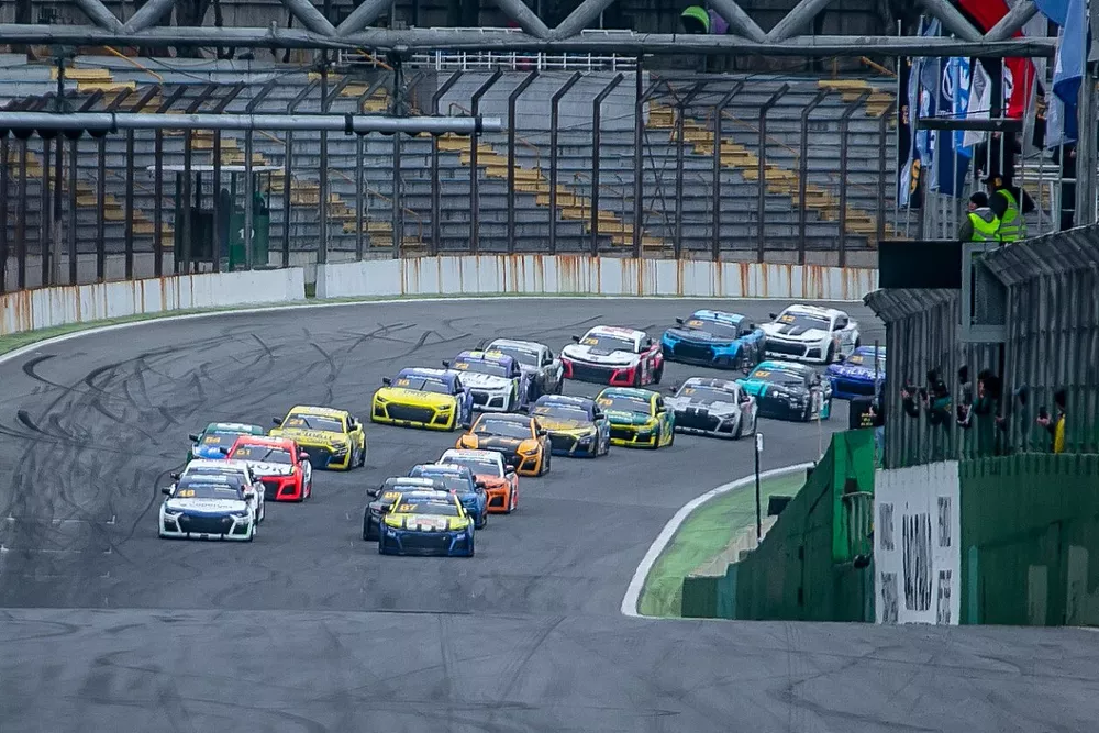 Largada da GT Sprint Race em Interlagos