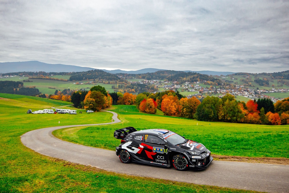 Sébastien Ogier sort de la route et laisse Rovanperä seul en tête !