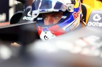 Verstappen est&aacute; "muy contento' tras el viernes en Singapur, pero pide m&aacute;s