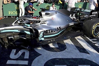 Fotó: ez lenne a magyarázat Hamilton érthetetlen teljesítményére