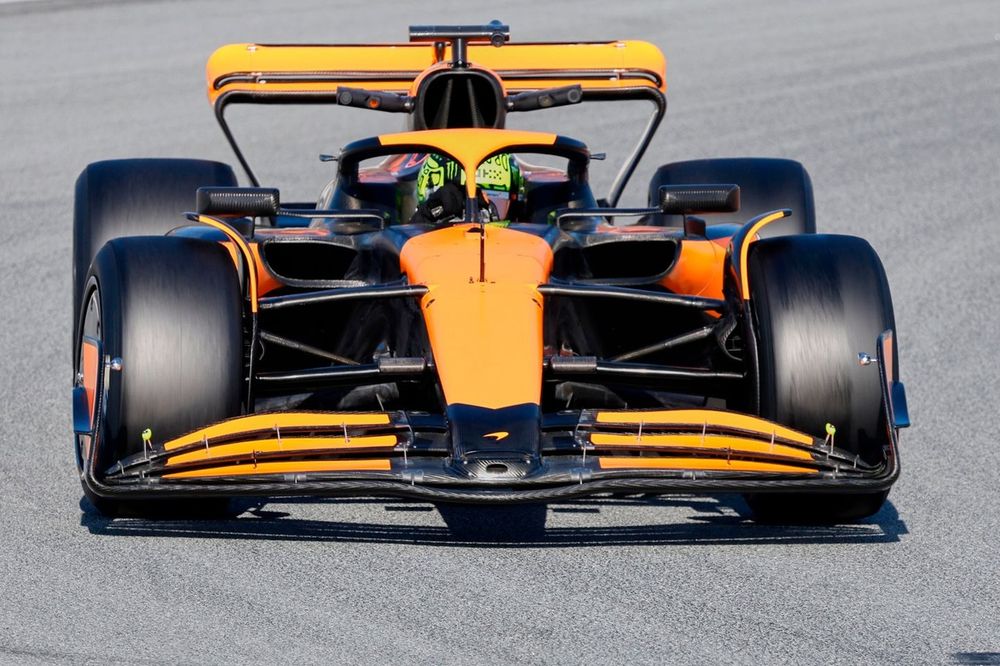Lando Norris, McLaren durante o teste da Pirelli